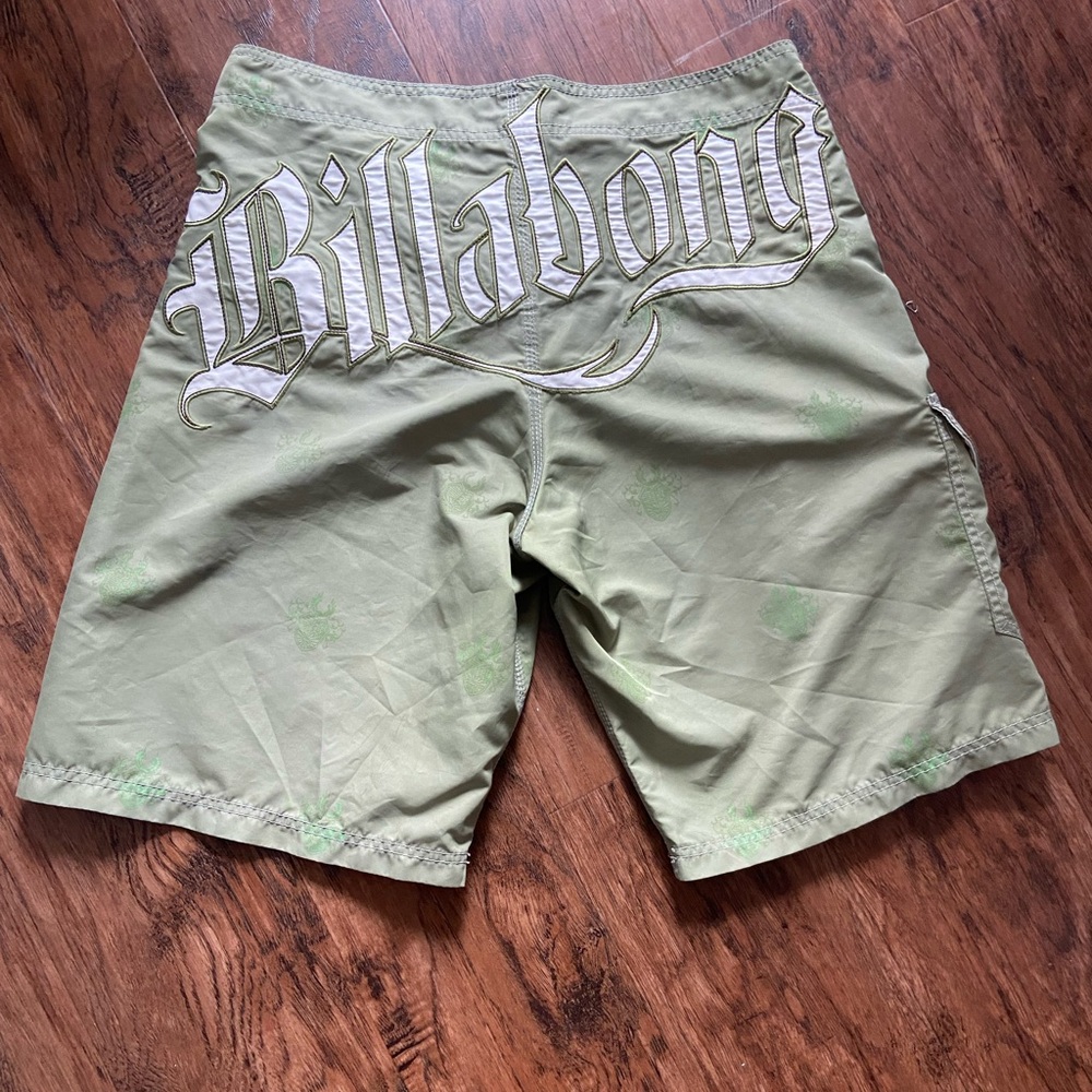 Y2K Billabong Green vintage board shorts size 36